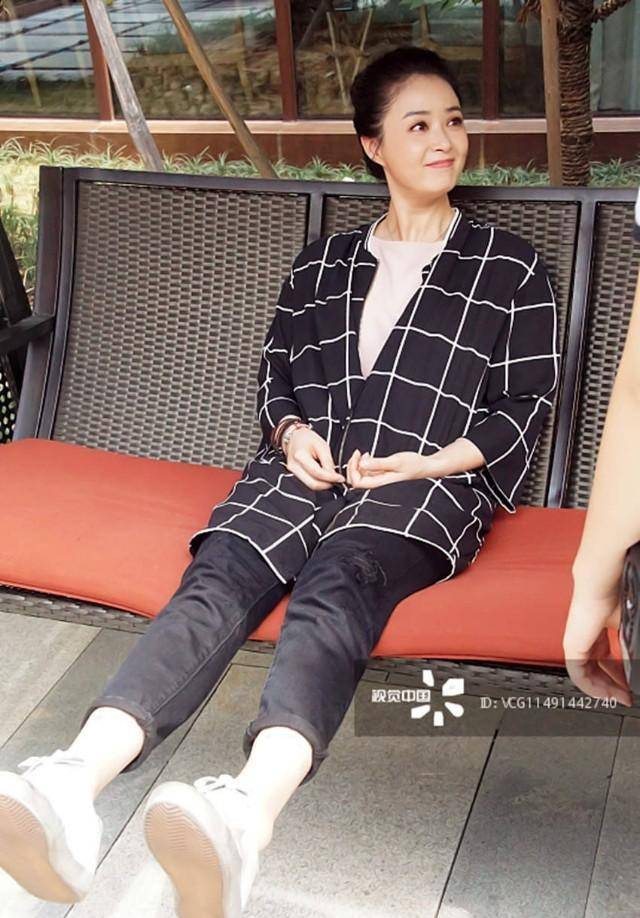 梁静茹穿搭冬季图片_穿搭资讯_赫本穿搭/