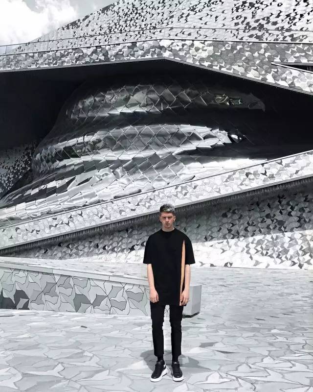 娱乐百分百王思佳夏日穿搭_穿搭资讯_七丽女性网穿搭秋季/